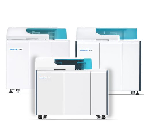 تصویر سه دستگاه اتوآنالایزر بیوشیمی BIOELAB – تجهیزات پیشرفته آزمایشگاهی با دقت بالا، مناسب برای آزمایشگاههای طبی، ارائهشده توسط شرکت آنالیز تشخیص طب